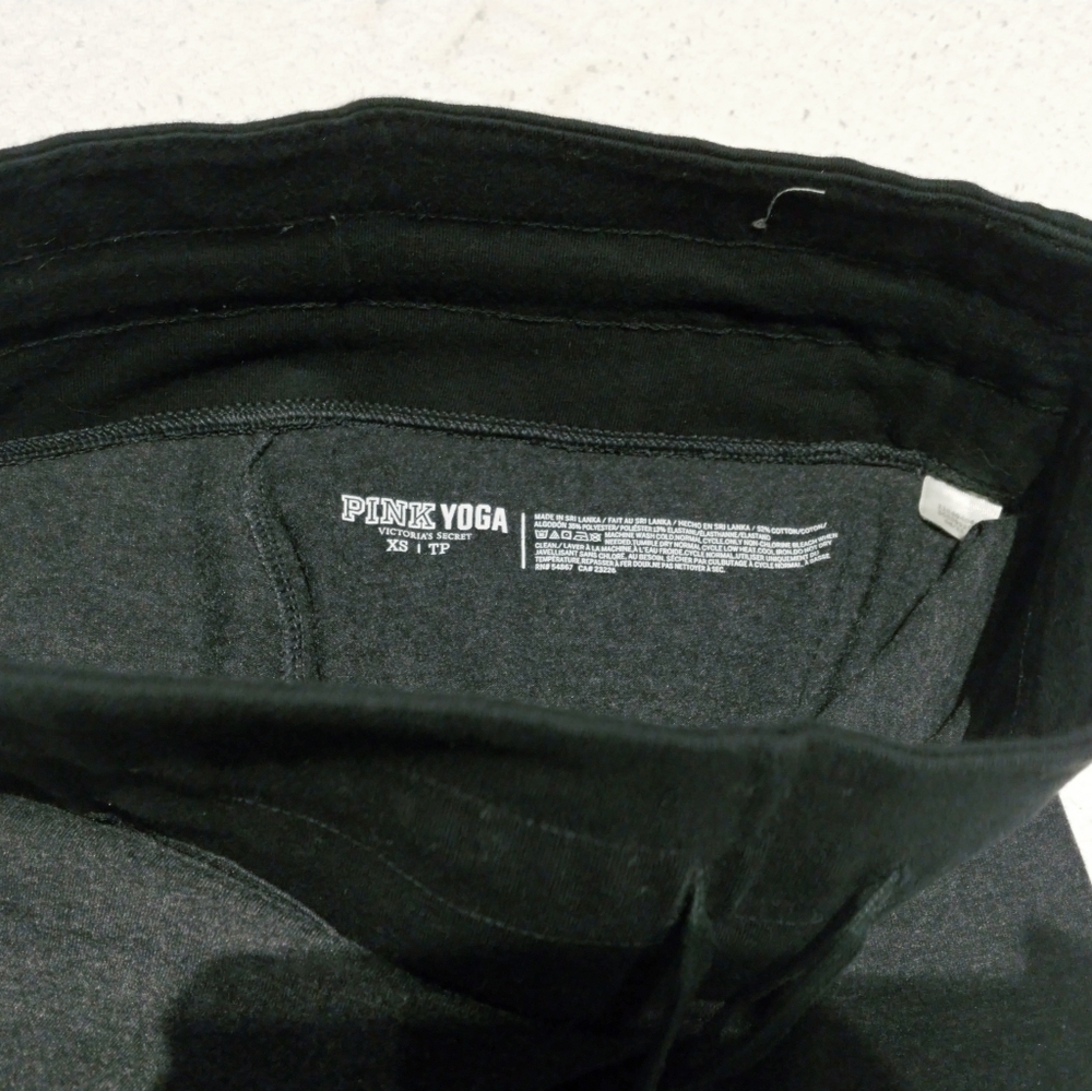 XS | PINK Victoria's Secret | Black Leggings - Picture 5 of 5